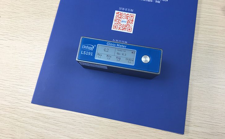 光泽度仪测量彩页光泽