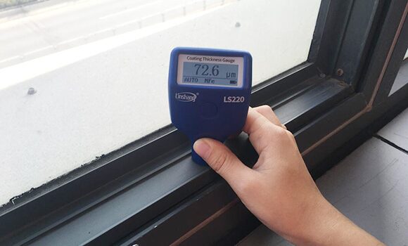 漆膜厚度检测仪LS220H测量铝合金材料